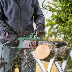 Bosch UniversalChain35 1.8W Mains Fed Corded 350mm Chainsaw -Garden Seed Store bosch universalchain35 1 8w mains fed corded 350mm chainsaw4059952608167 06i bq