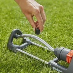 Gardena Aquaroll Oscillating Sprinkler -Garden Seed Store gardena aquaroll oscillating sprinkler4066407004160 38c bq