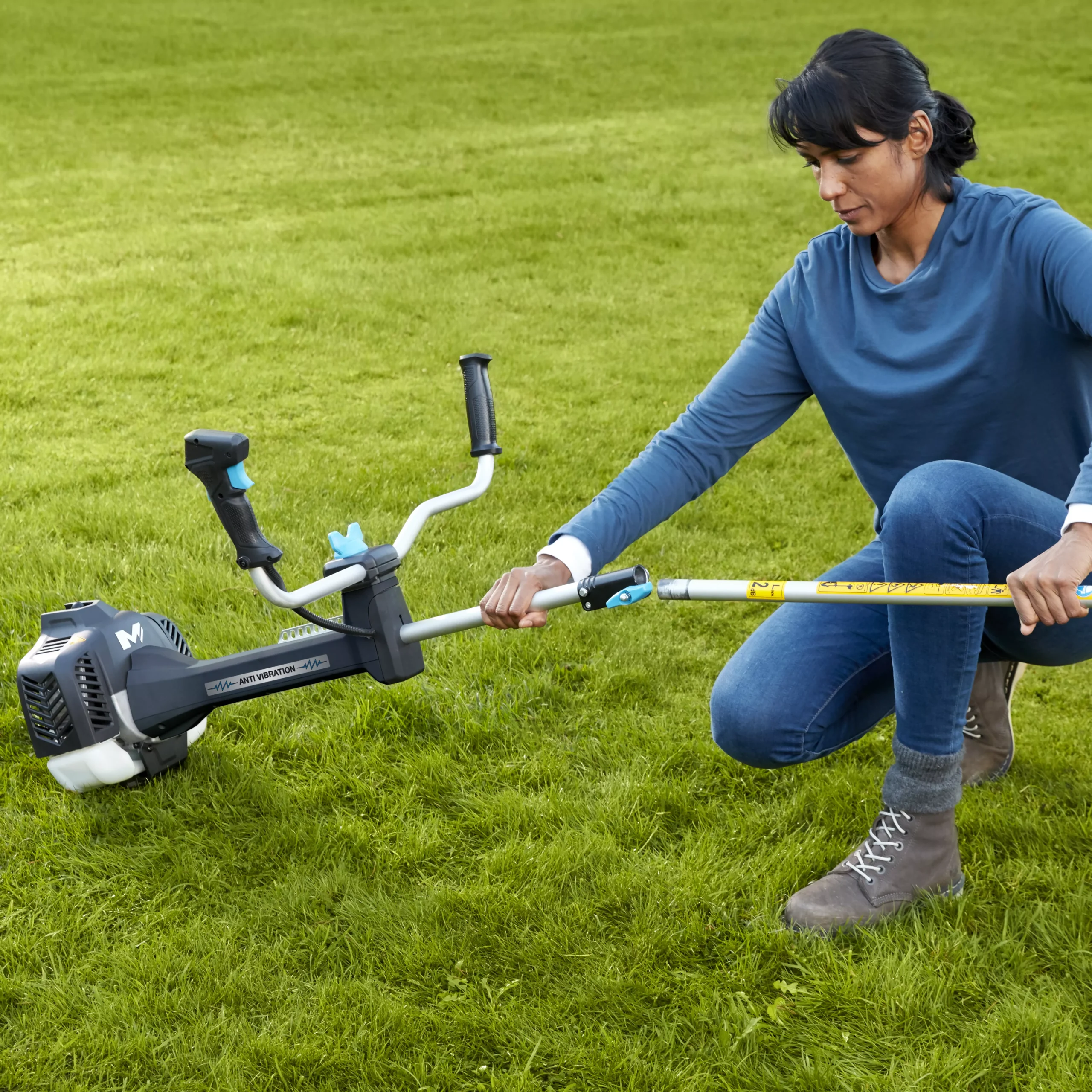 Mac Allister 33cc Petrol MBCP33-4 Brushcutter 8 Mac Allister 33cc Petrol MBCP33-4 Brushcutter - Image 8